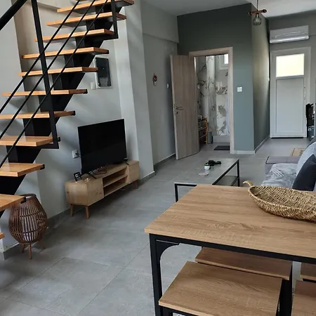 Konstantinos Loft *