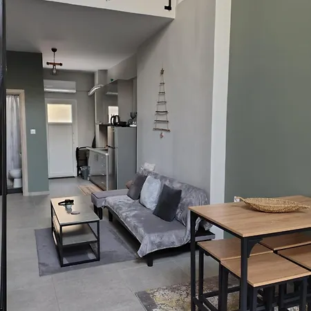 Konstantinos Loft *