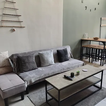 Konstantinos Loft سيرس