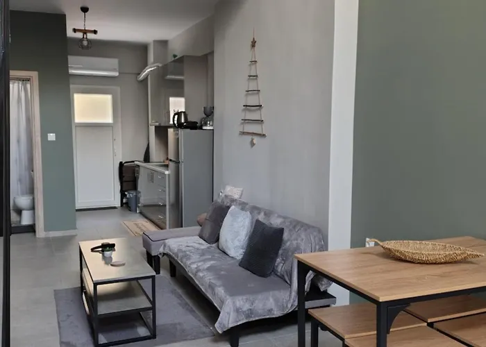 Konstantinos Loft *